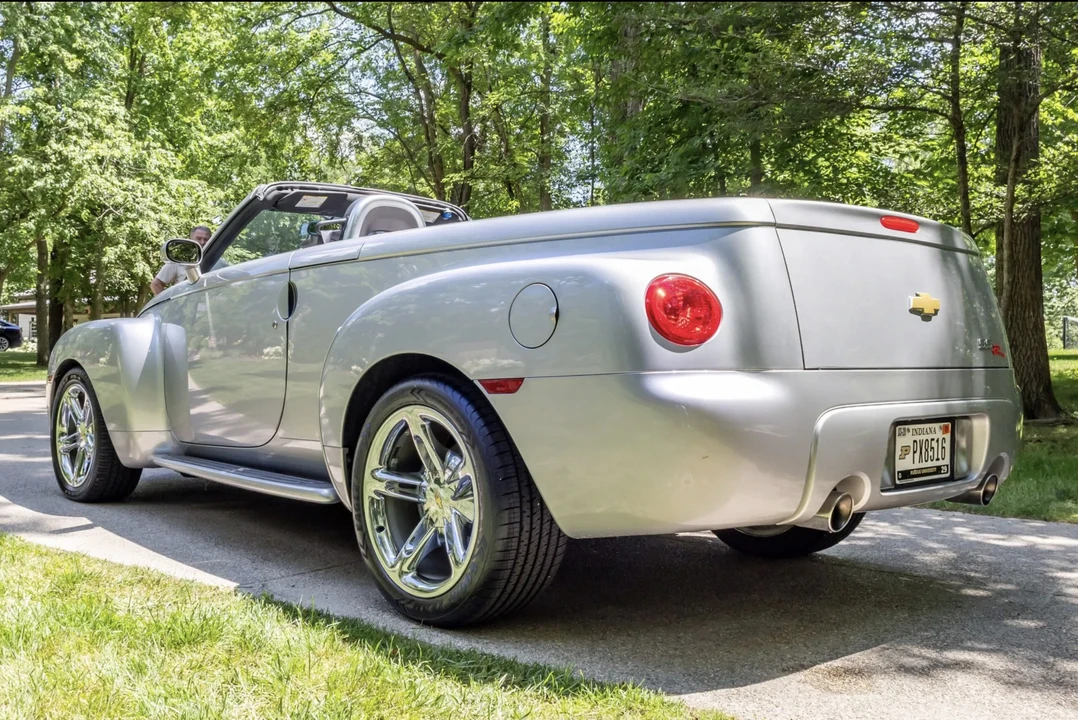 2005 Chevrolet SSR - Image 5 of 31