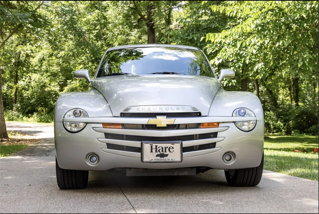 2005 Chevrolet SSR - Image 11 of 31