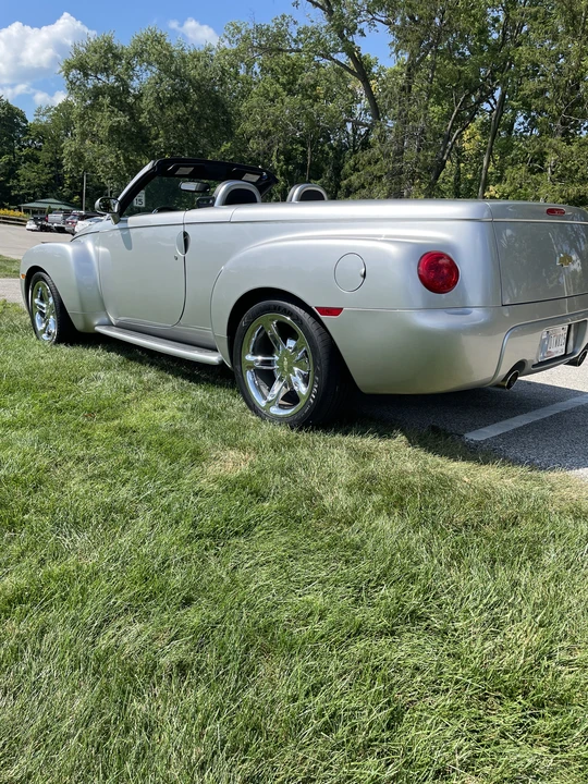 2005 Chevrolet SSR - Image 8 of 31