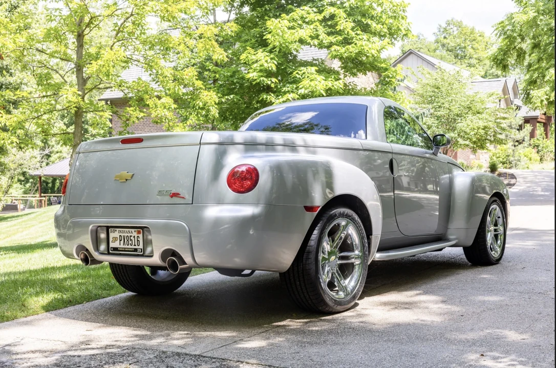 2005 Chevrolet SSR - Image 13 of 31
