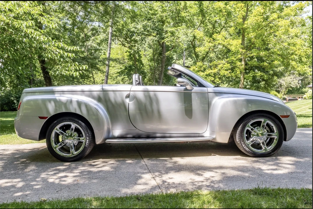 2005 Chevrolet SSR - Image 4 of 31