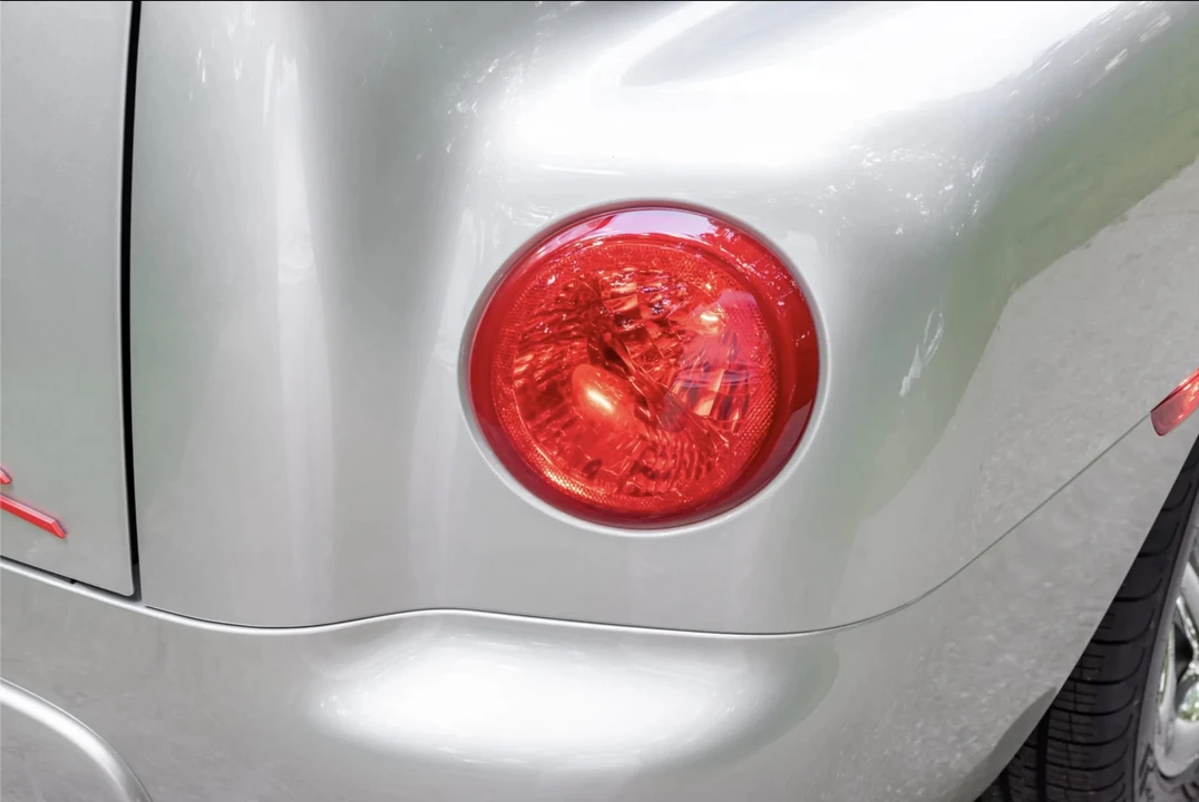 2005 Chevrolet SSR - Image 19 of 31