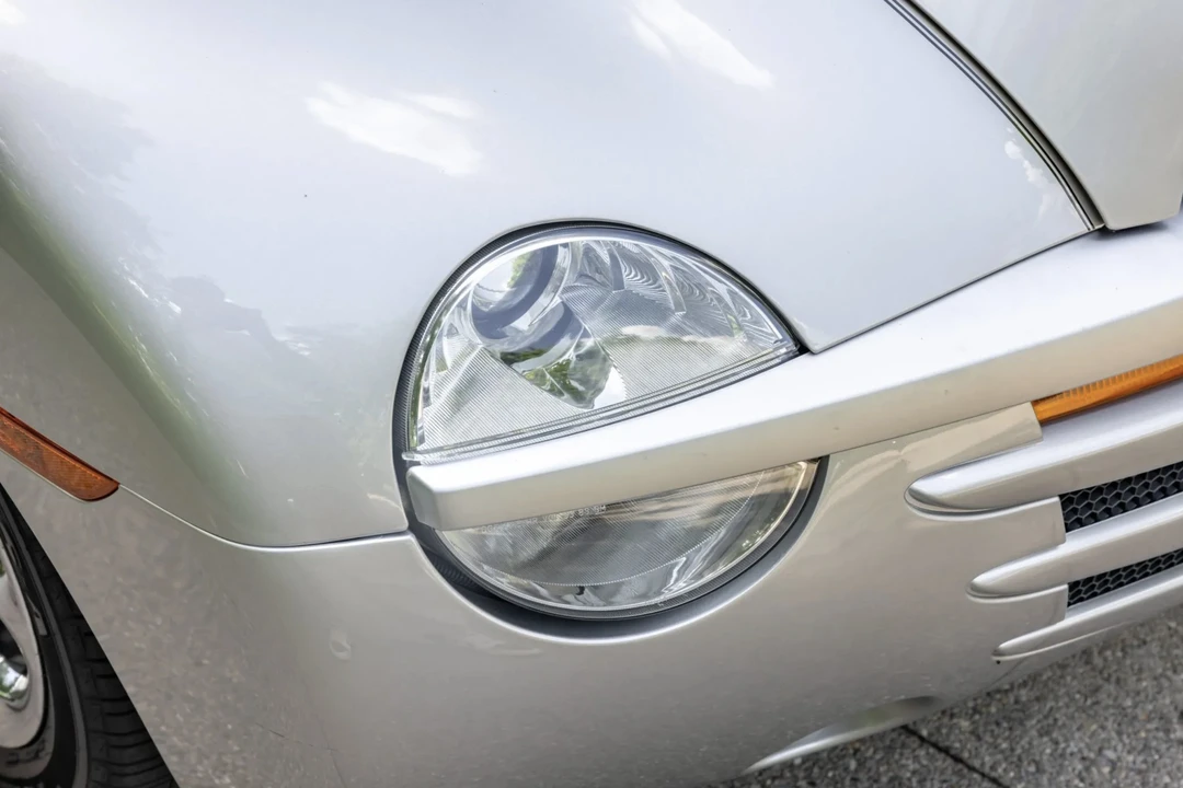 2005 Chevrolet SSR - Image 16 of 31