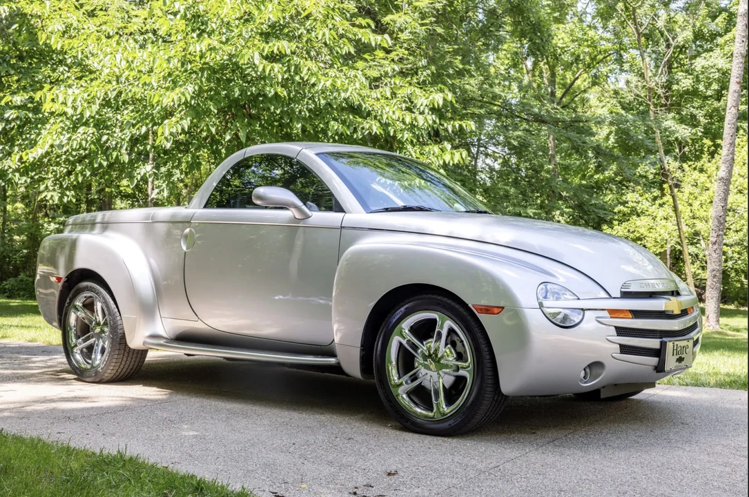 2005 Chevrolet SSR - Image 10 of 31