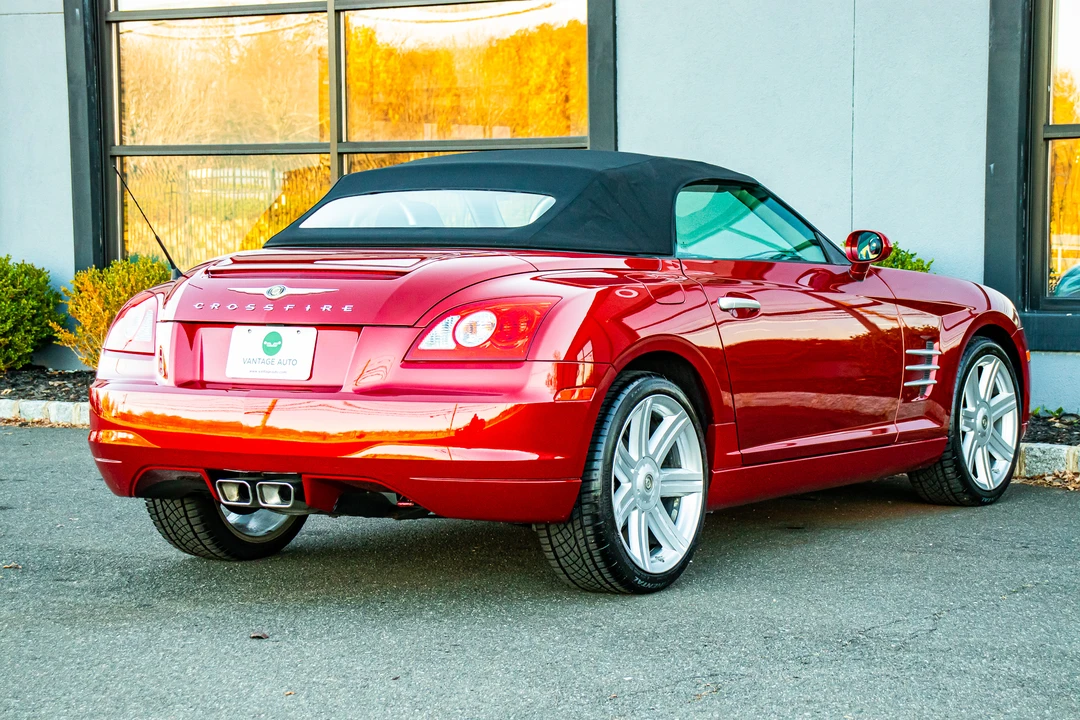 2005 Chrysler Crossfire - Image 11 of 31