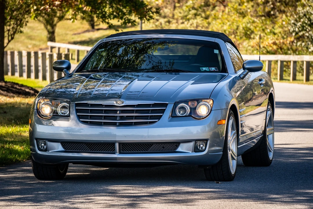 2005 Chrysler Crossfire - Image 2 of 31
