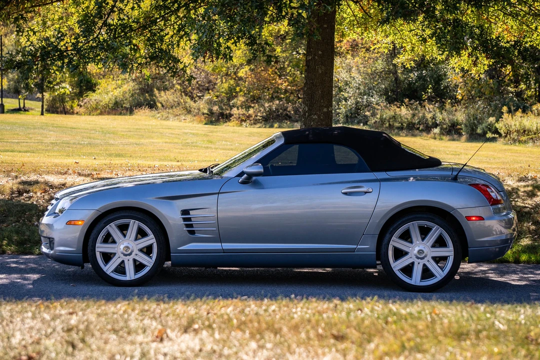 2005 Chrysler Crossfire - Image 5 of 31