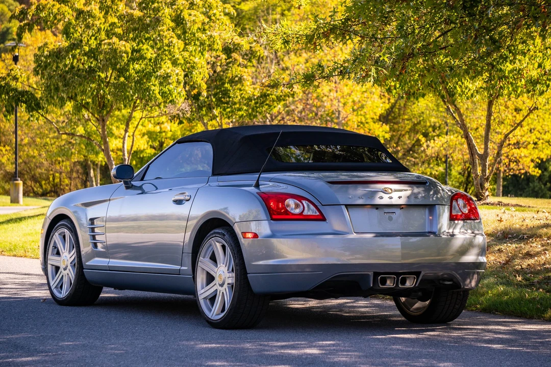 2005 Chrysler Crossfire - Image 7 of 31