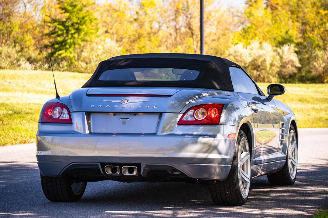 2005 Chrysler Crossfire - Image 10 of 31