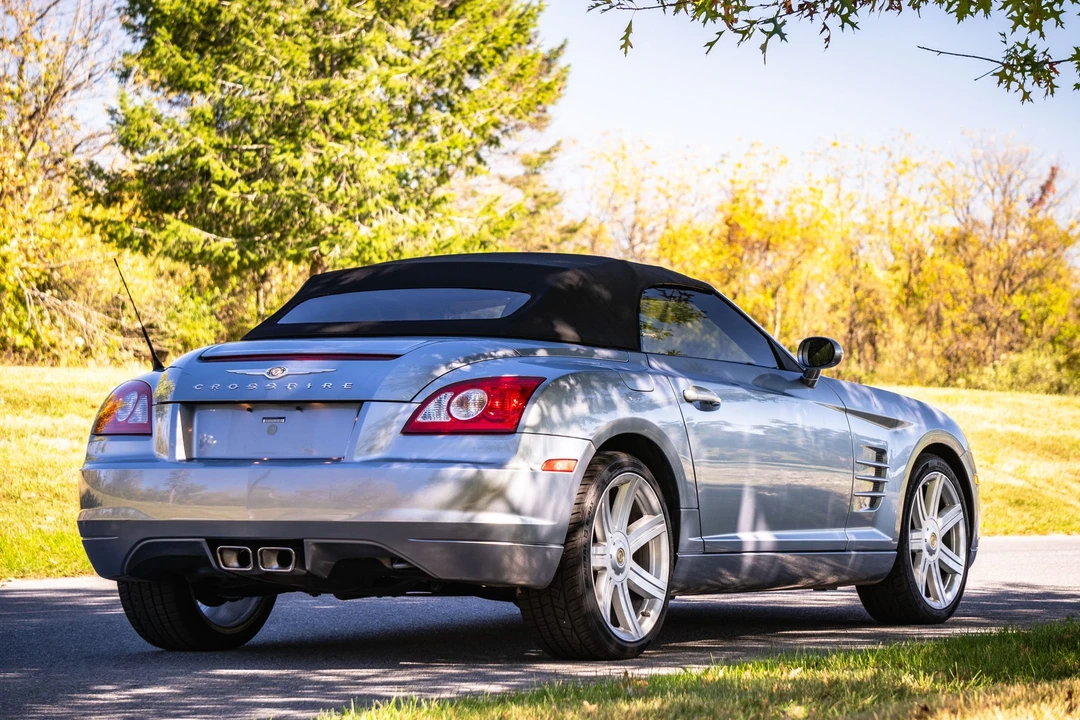 2005 Chrysler Crossfire - Image 11 of 31