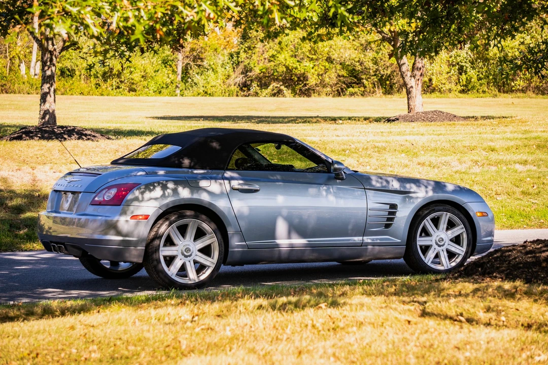 2005 Chrysler Crossfire - Image 13 of 31