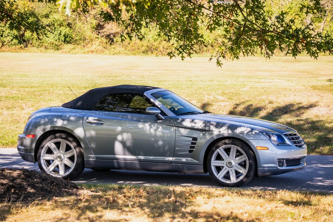 2005 Chrysler Crossfire - Image 15 of 31