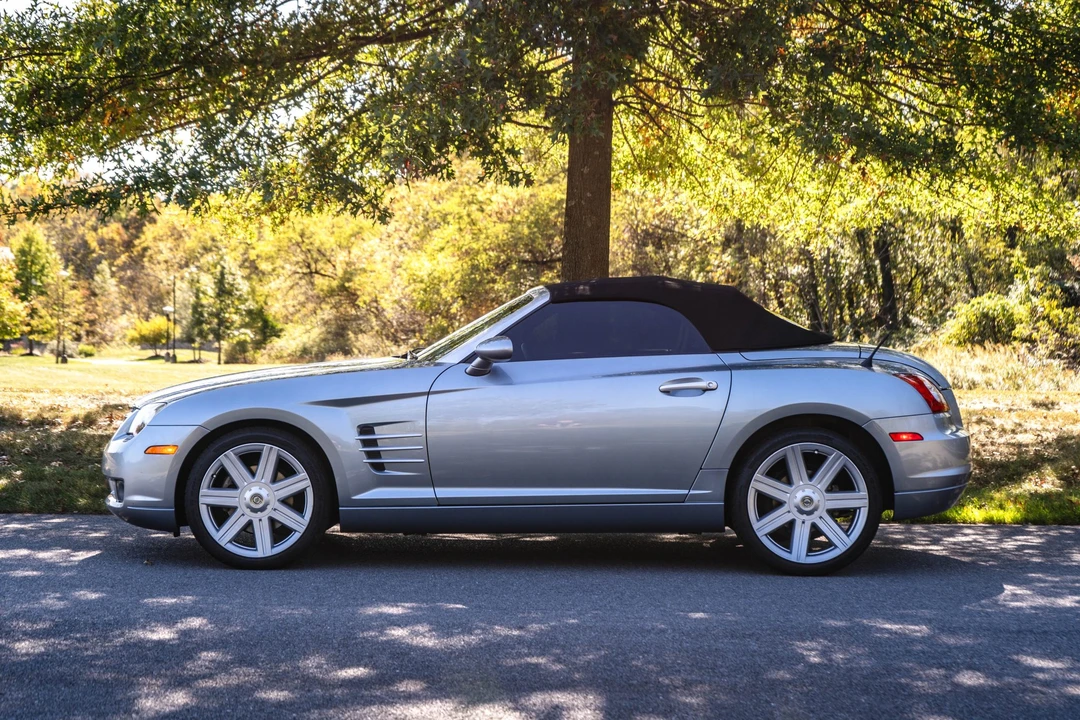 2005 Chrysler Crossfire - Image 29 of 31