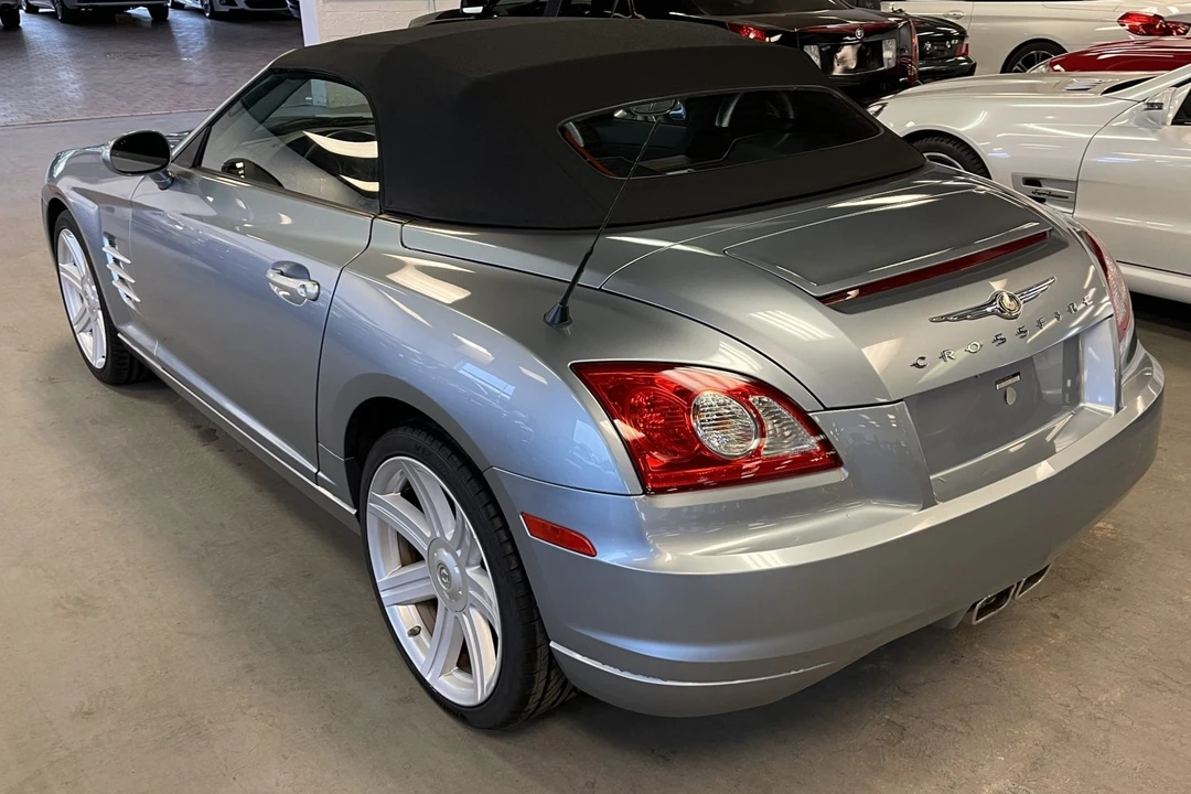 2005 Chrysler Crossfire - Image 7 of 31