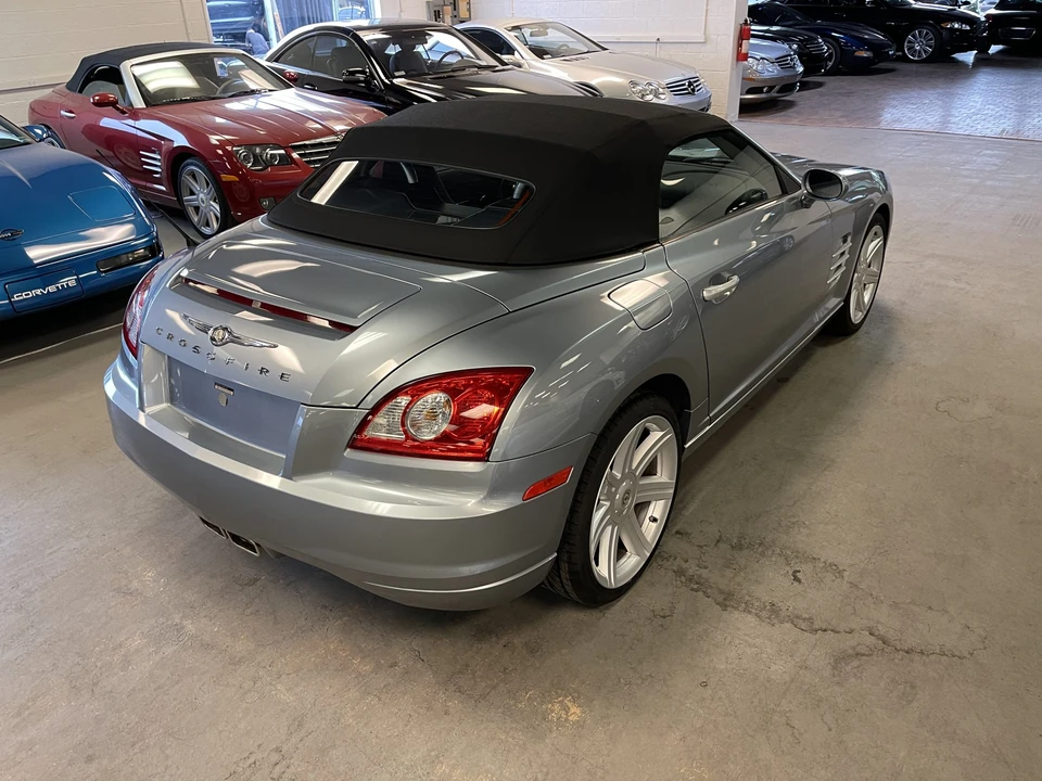 2005 Chrysler Crossfire - Image 11 of 31