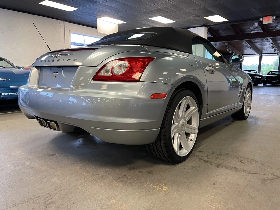 2005 Chrysler Crossfire - Image 12 of 31