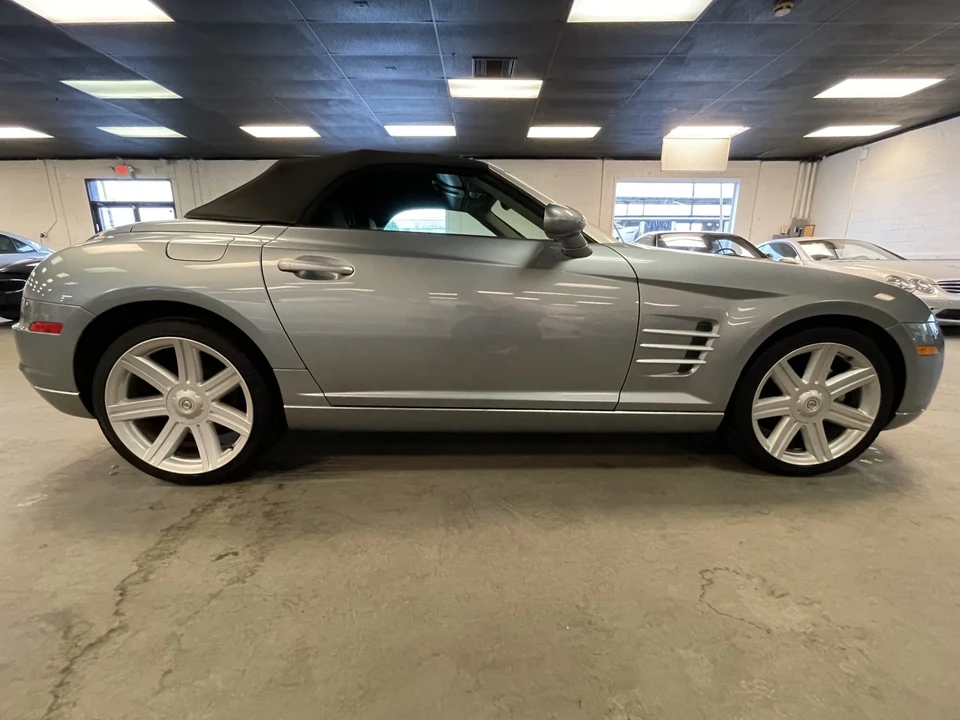 2005 Chrysler Crossfire - Image 14 of 31