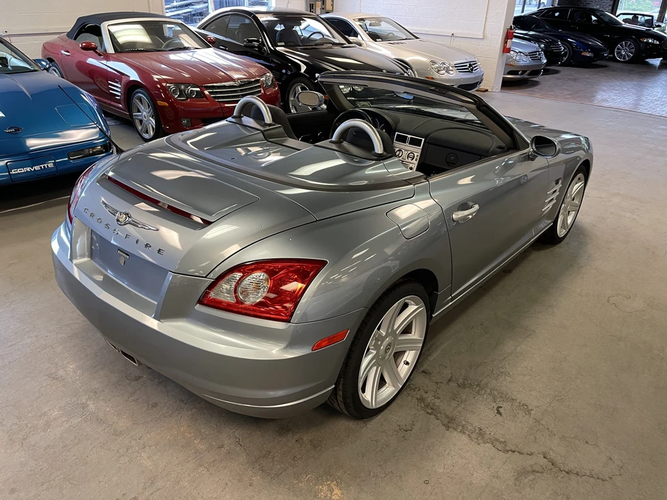 2005 Chrysler Crossfire - Image 26 of 31