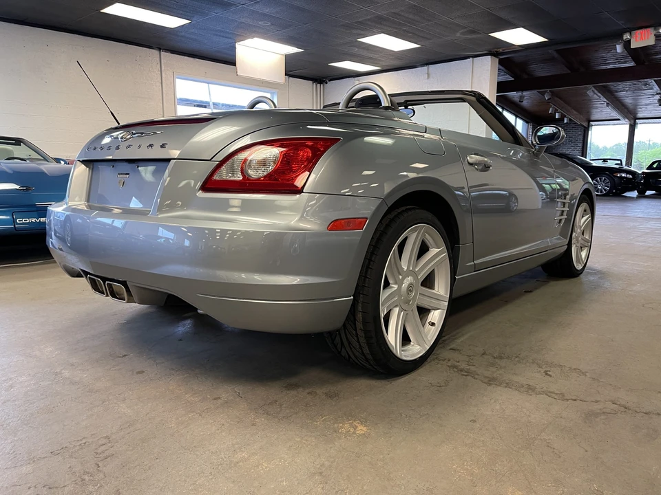 2005 Chrysler Crossfire - Image 25 of 31