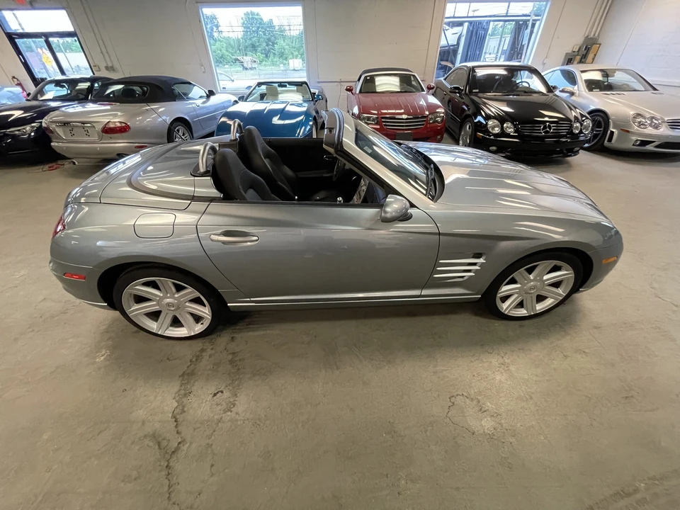 2005 Chrysler Crossfire - Image 27 of 31