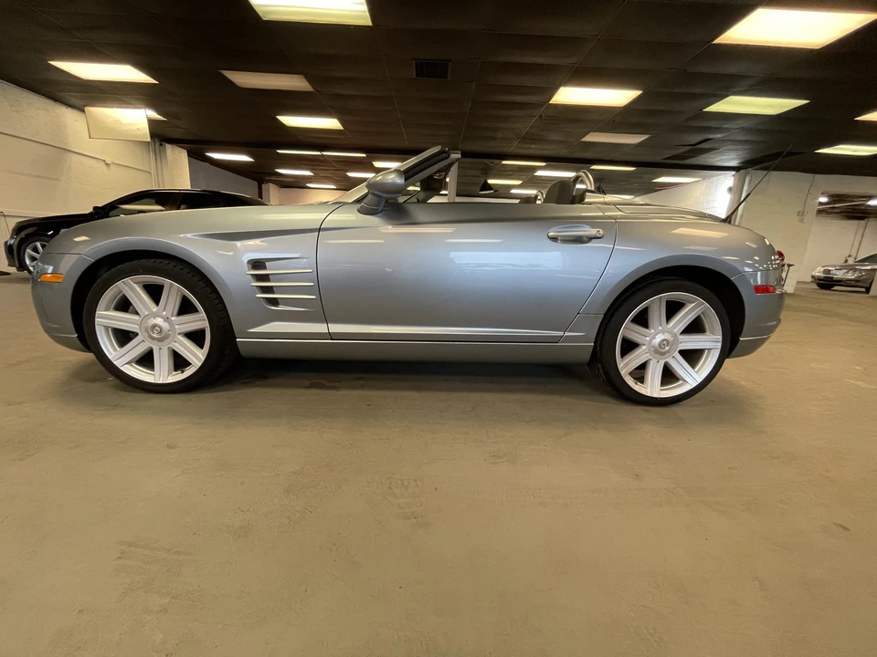 2005 Chrysler Crossfire - Image 20 of 31