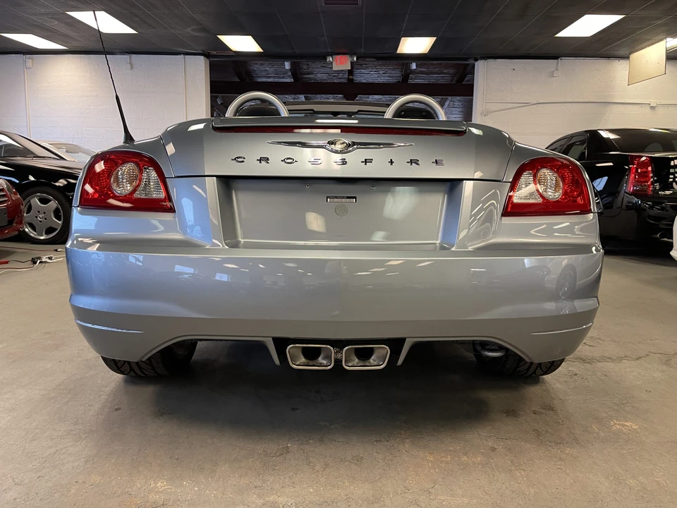 2005 Chrysler Crossfire - Image 23 of 31