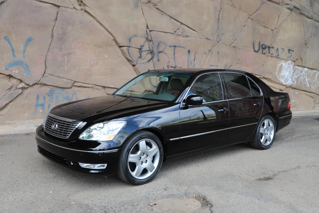 2005 Lexus LS 3rd Gen - Image 7 of 31