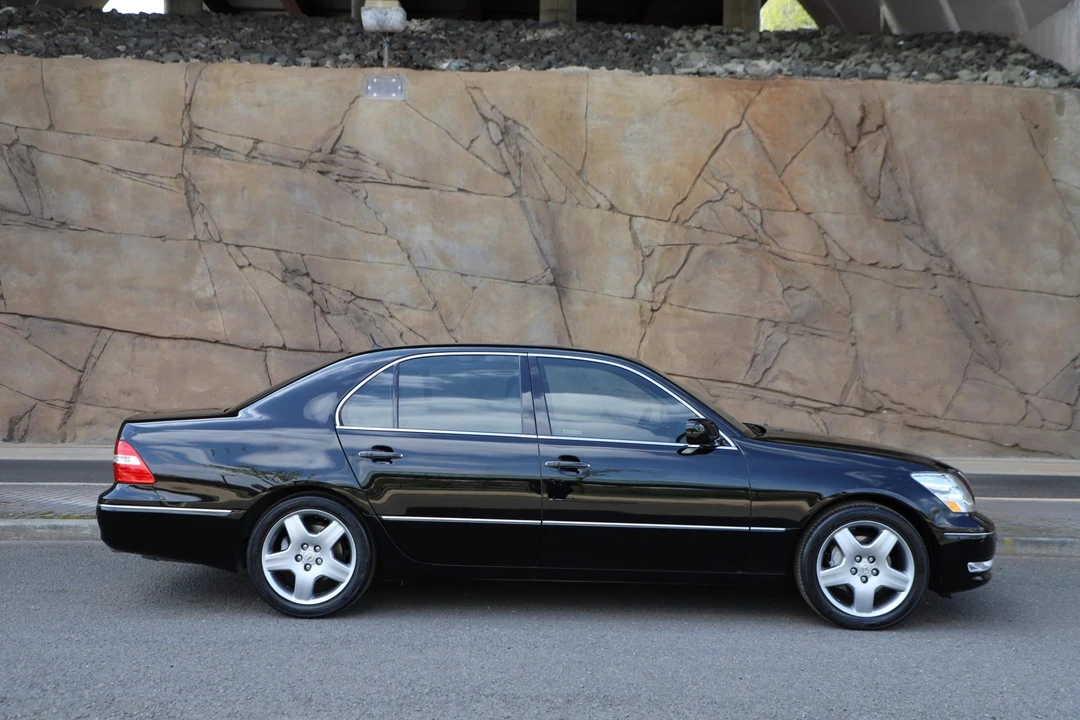 2005 Lexus LS 3rd Gen - Image 28 of 31