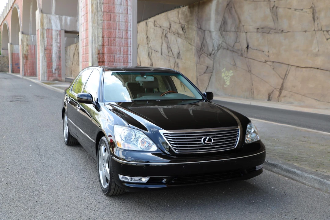 2005 Lexus LS 3rd Gen - Image 19 of 31