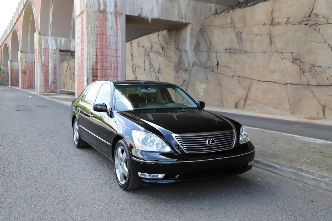 2005 Lexus LS 3rd Gen - Image 20 of 31