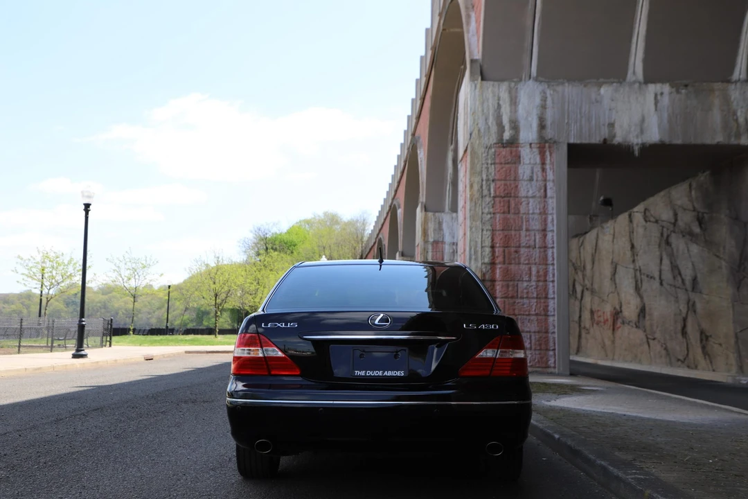 2005 Lexus LS 3rd Gen - Image 30 of 31