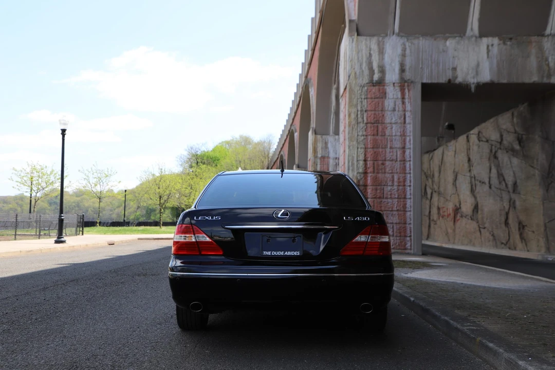 2005 Lexus LS 3rd Gen - Image 31 of 31