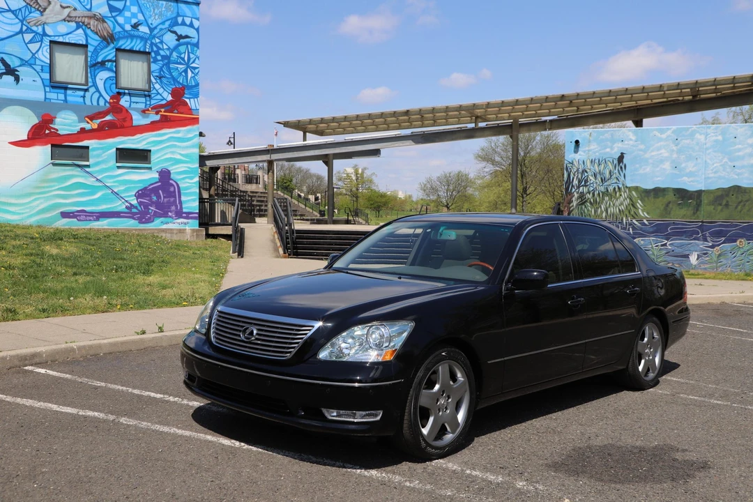2005 Lexus LS 3rd Gen - Image 4 of 31
