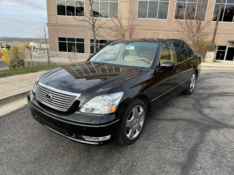 2005 Lexus LS 3rd Gen - Image 5 of 31