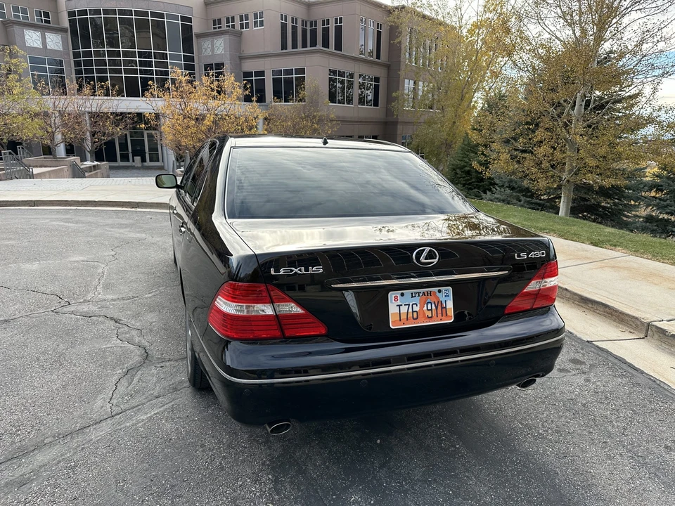 2005 Lexus LS 3rd Gen - Image 28 of 31