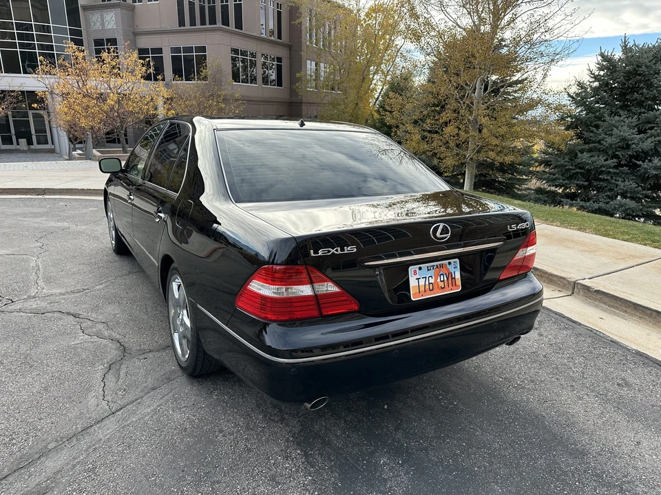 2005 Lexus LS 3rd Gen - Image 27 of 31