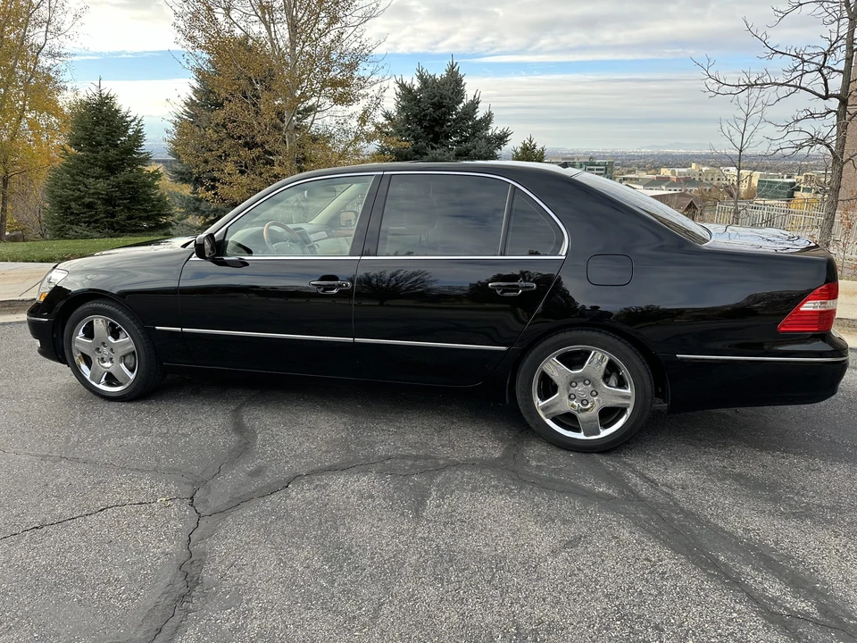 2005 Lexus LS 3rd Gen - Image 20 of 31