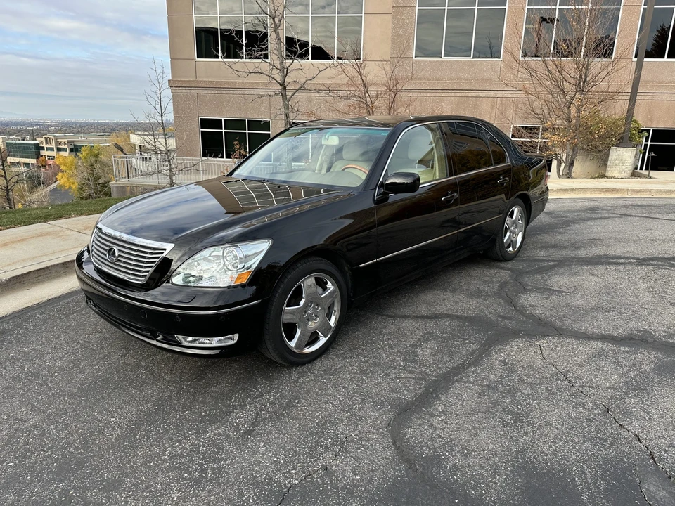 2005 Lexus LS 3rd Gen - Image 7 of 31