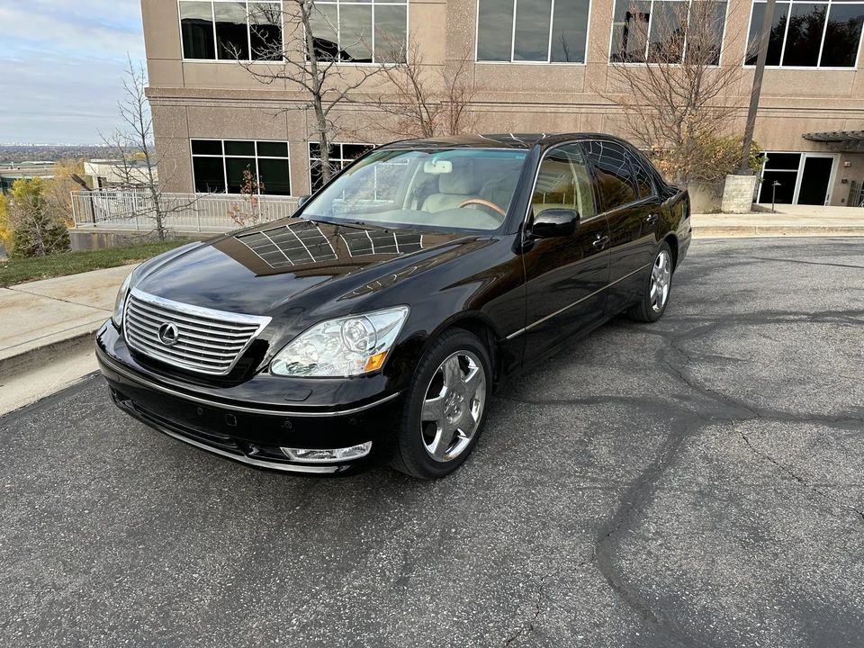 2005 Lexus LS 3rd Gen - Image 4 of 31