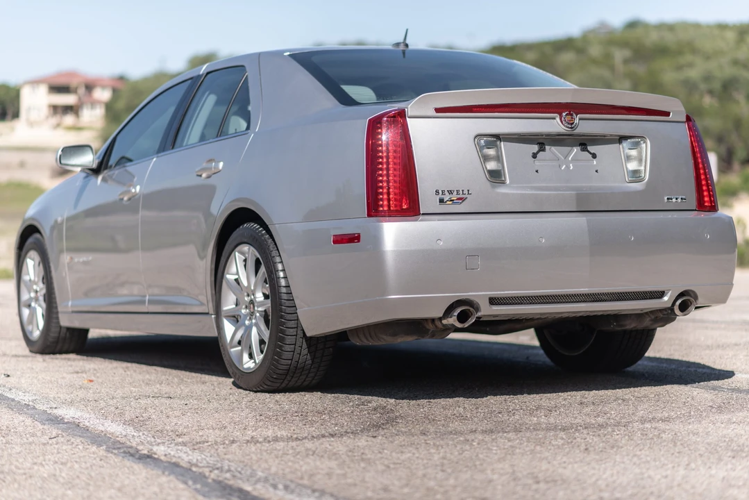 2006 Cadillac STS-V - Image 3 of 31