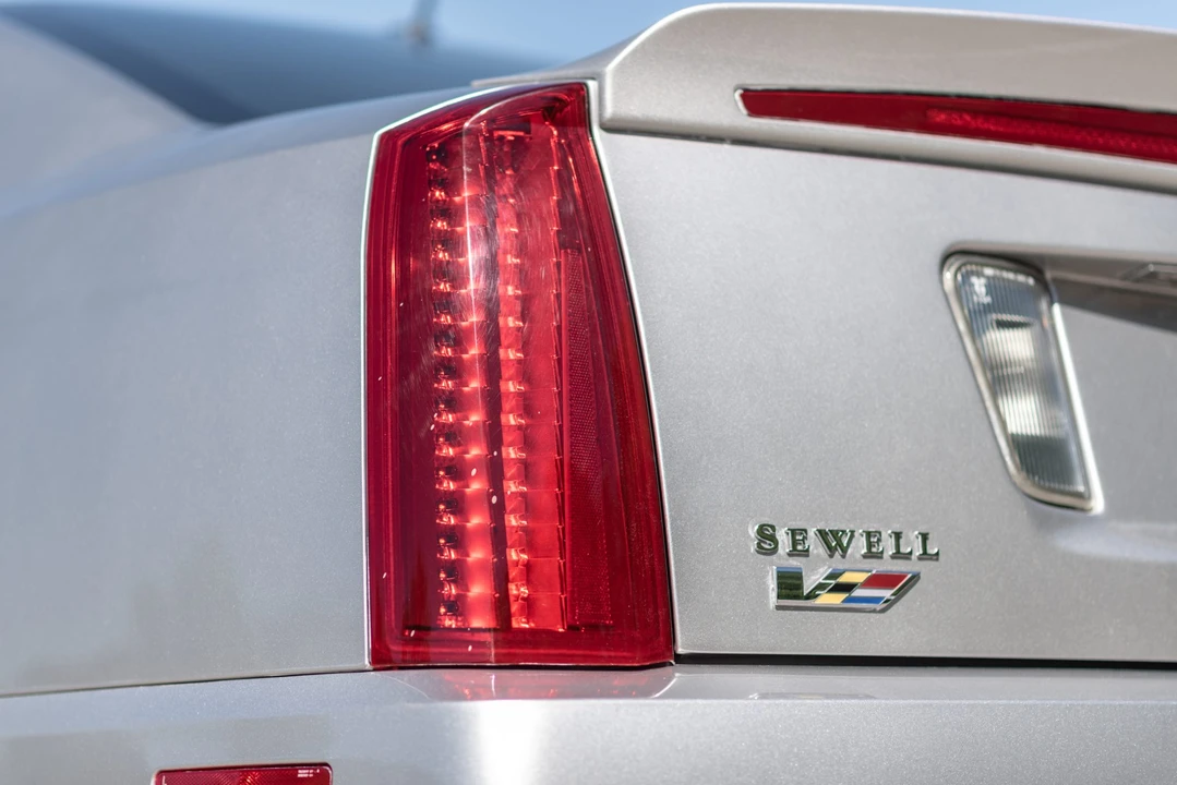 2006 Cadillac STS-V - Image 18 of 31