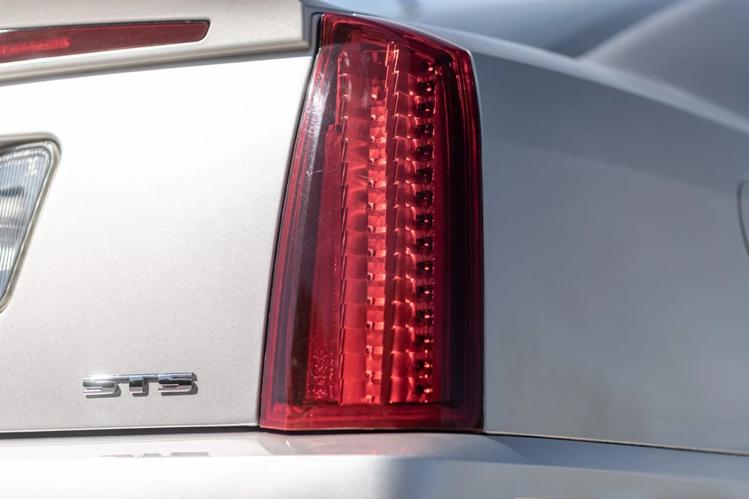 2006 Cadillac STS-V - Image 19 of 31