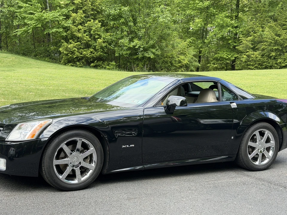 2006 Cadillac XLR - Image 3 of 31