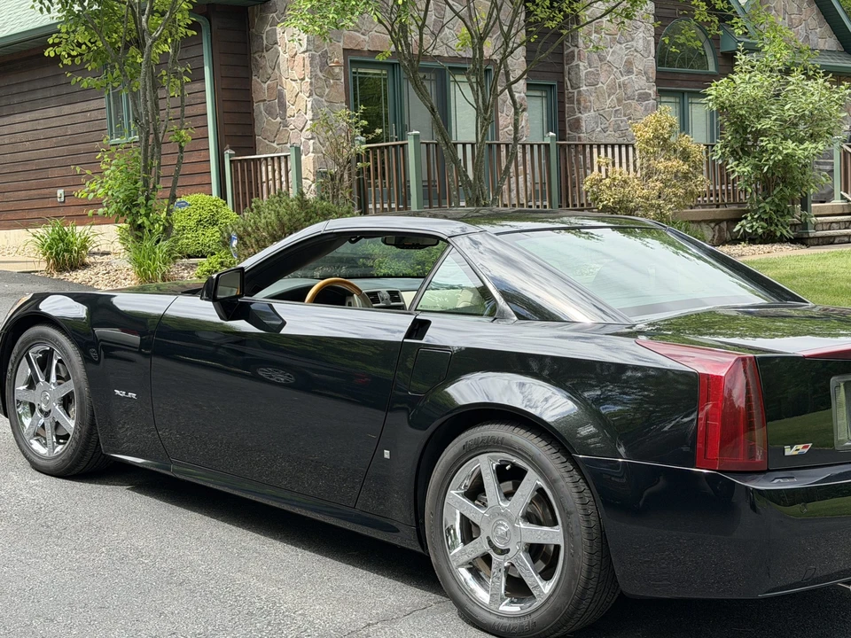 2006 Cadillac XLR - Image 15 of 31