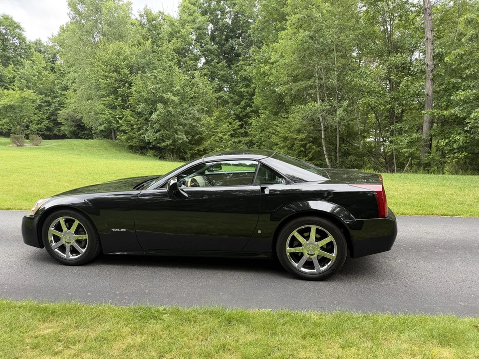 2006 Cadillac XLR - Image 8 of 31
