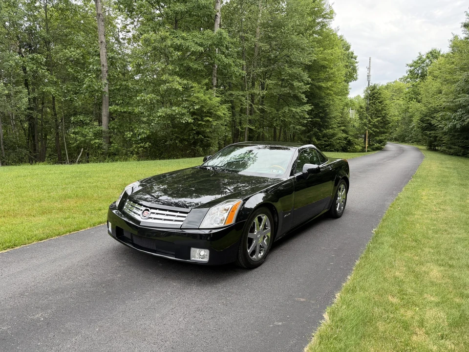 2006 Cadillac XLR - Image 2 of 31