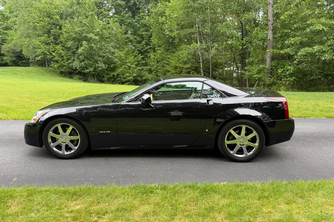 2006 Cadillac XLR - Image 6 of 31