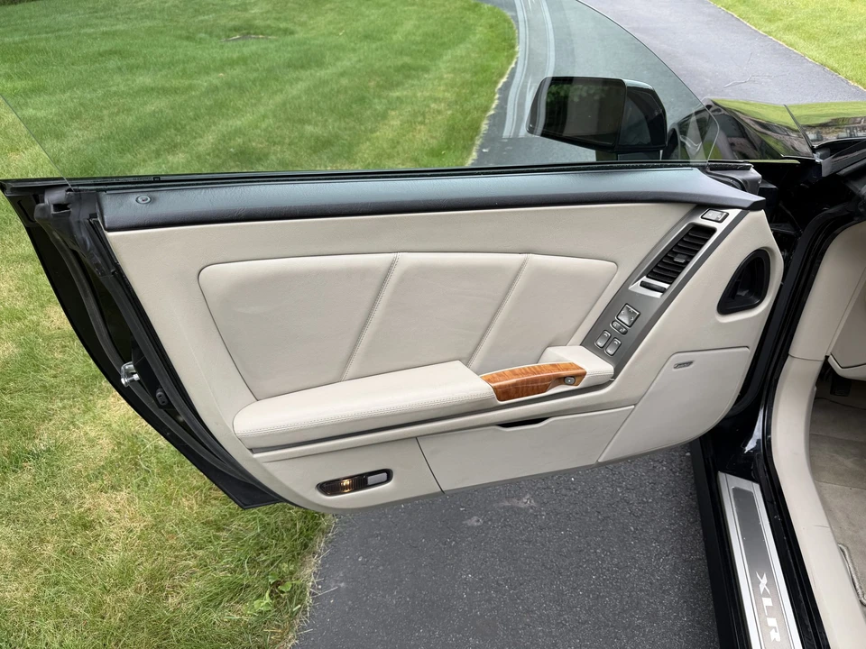 2006 Cadillac XLR - Image 18 of 31