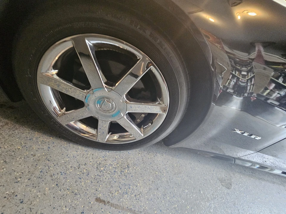 2006 Cadillac XLR - Image 28 of 31