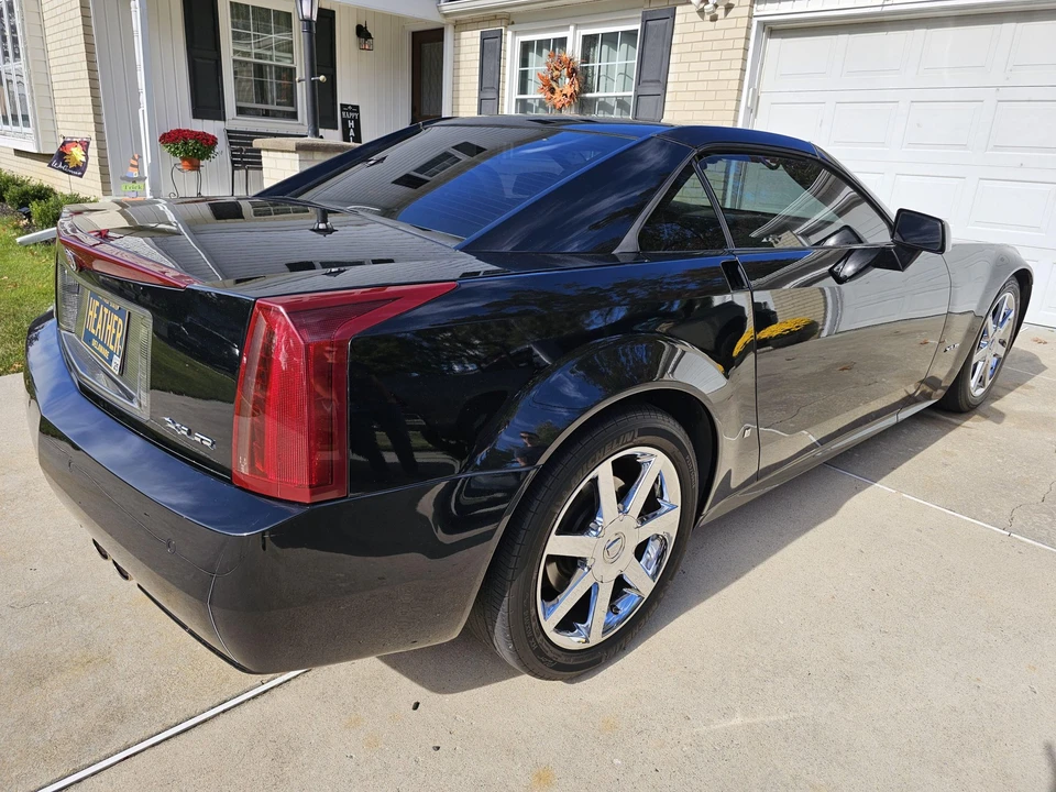 2006 Cadillac XLR - Image 5 of 31